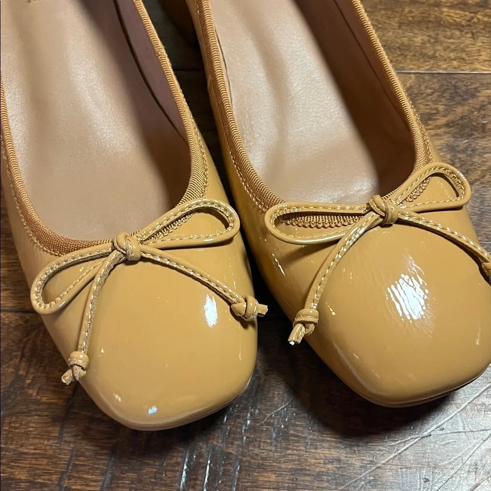 Anthropologie Bibi Lou Patent Leather Suzy Ballet Block Heel, Camel, size 40 EU